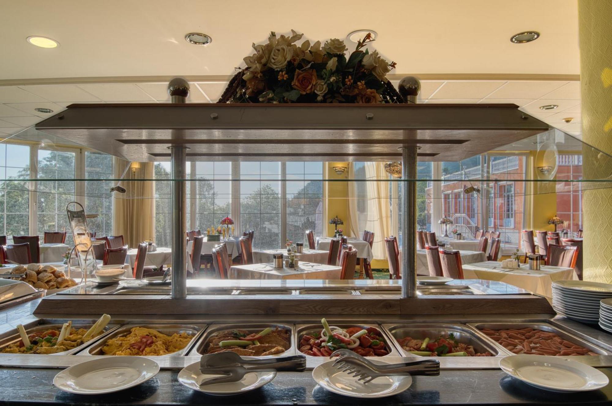 Hotel Bellevue Esztergom Exterior photo